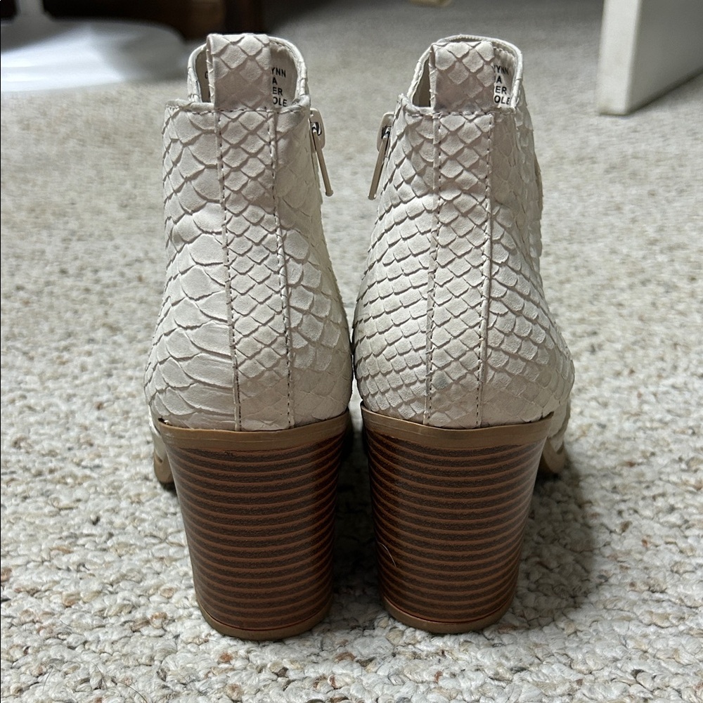 Altar'd State Ivory Textured Booties - Picture 4 of 6